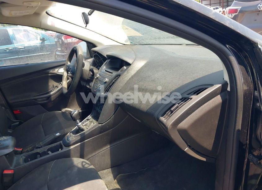 Photo 5 of 2017 Ford Focus SE (VIN 1FADP3FE1HL269626)