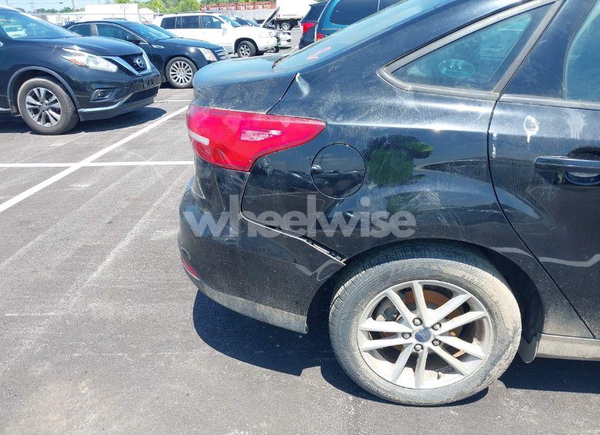 Photo 6 of 2017 Ford Focus SE (VIN 1FADP3FE1HL269626)