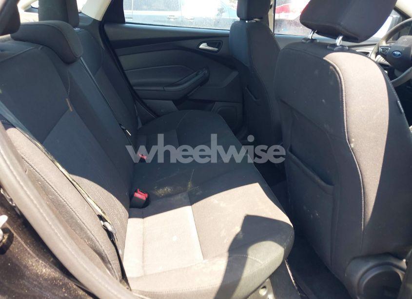 Photo 8 of 2017 Ford Focus SE (VIN 1FADP3FE1HL269626)