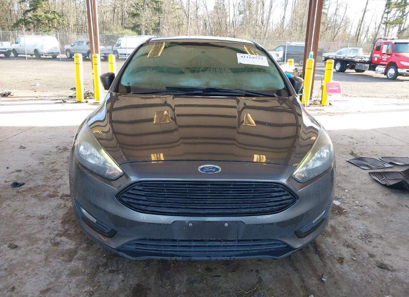 Photo 12 of 2017 Ford Focus SE (VIN 1FADP3FE1HL277788)