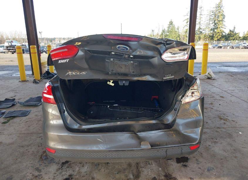 Photo 16 of 2017 Ford Focus SE (VIN 1FADP3FE1HL277788)