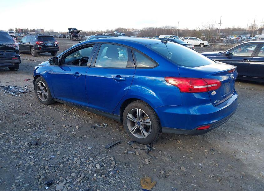 Photo 3 of 2018 Ford Focus SE (VIN 1FADP3FE1JL219699)