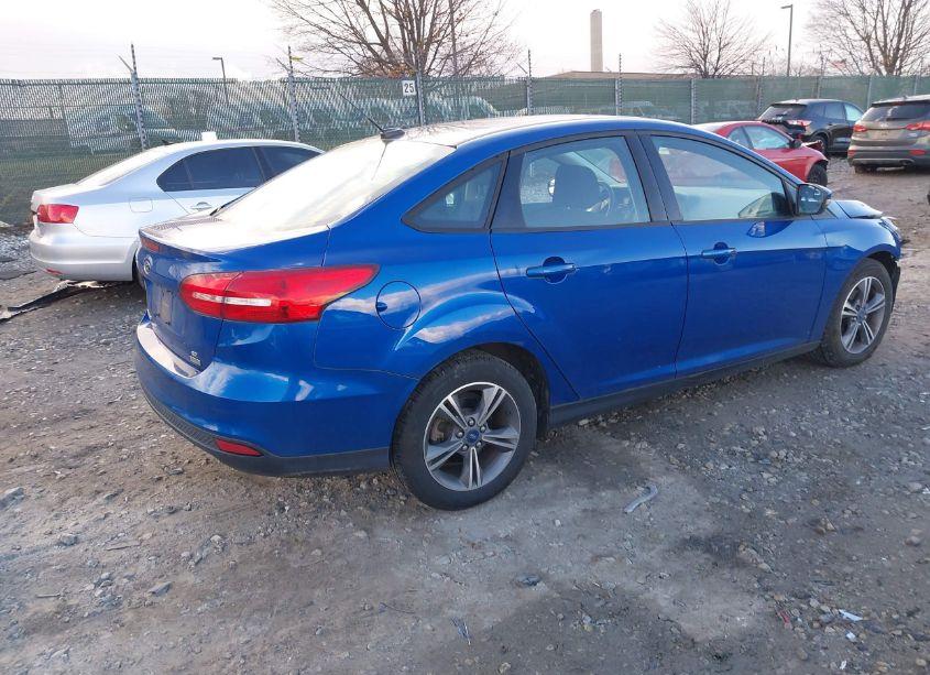 Photo 4 of 2018 Ford Focus SE (VIN 1FADP3FE1JL219699)