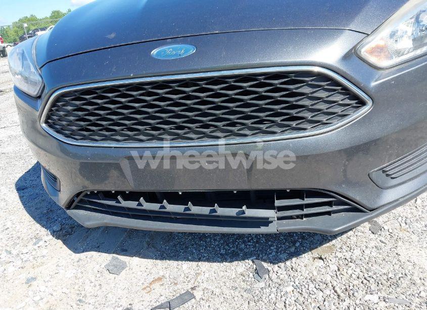 Photo 6 of 2018 Ford Focus SE (VIN 1FADP3FE1JL238012)