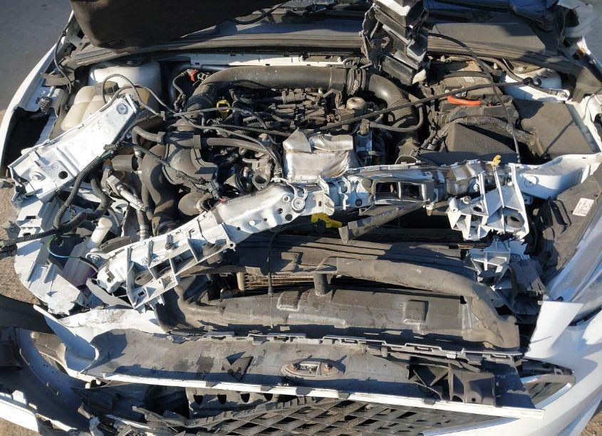 Photo 10 of 2018 Ford Focus SE (VIN 1FADP3FE1JL256705)