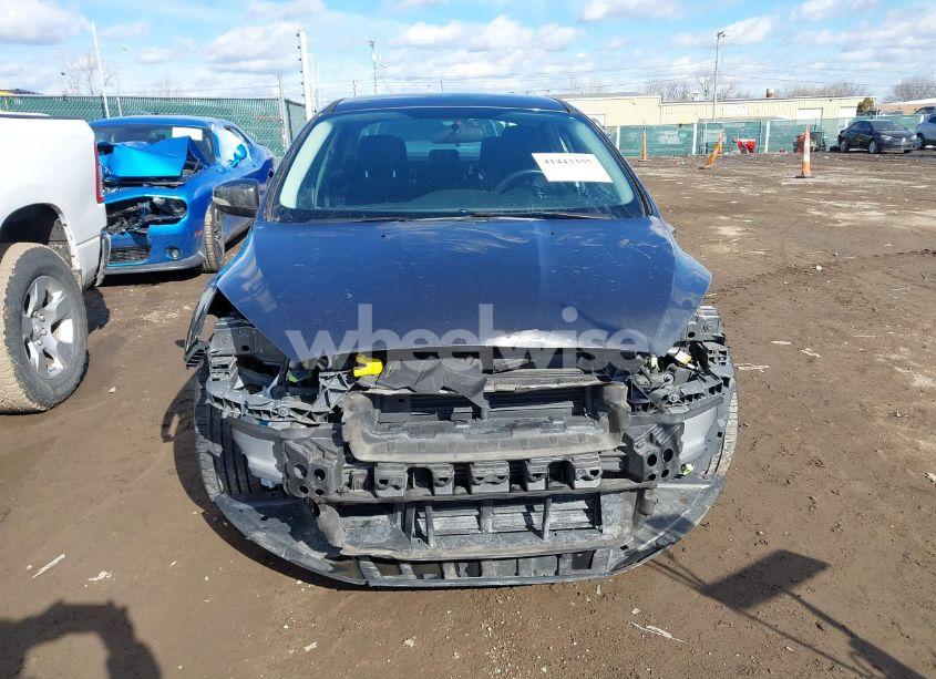 Photo 13 of 2018 Ford Focus SE (VIN 1FADP3FE1JL267977)