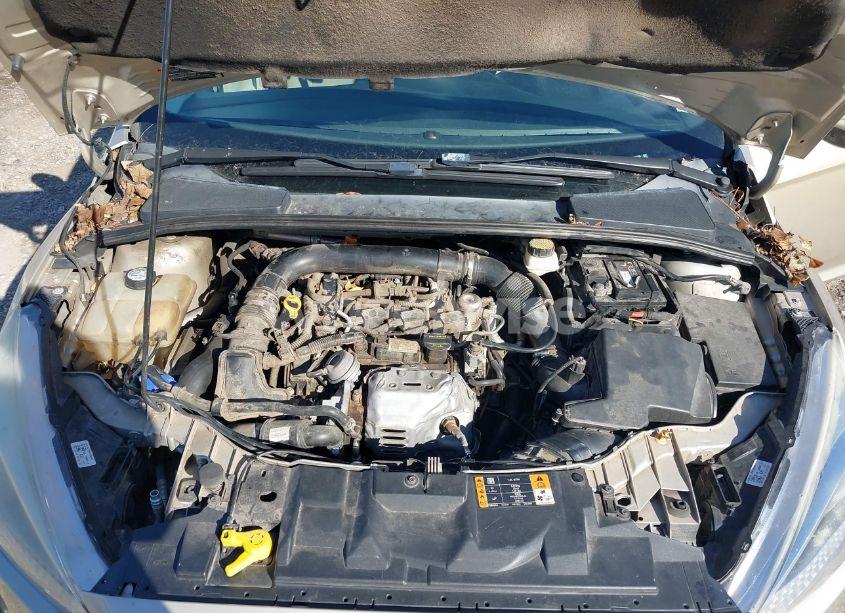 Photo 10 of 2018 Ford Focus SE (VIN 1FADP3FE1JL278798)