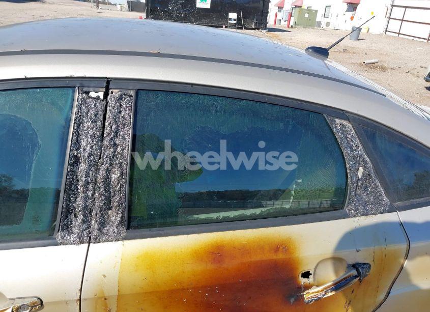 Photo 13 of 2018 Ford Focus SE (VIN 1FADP3FE1JL278798)