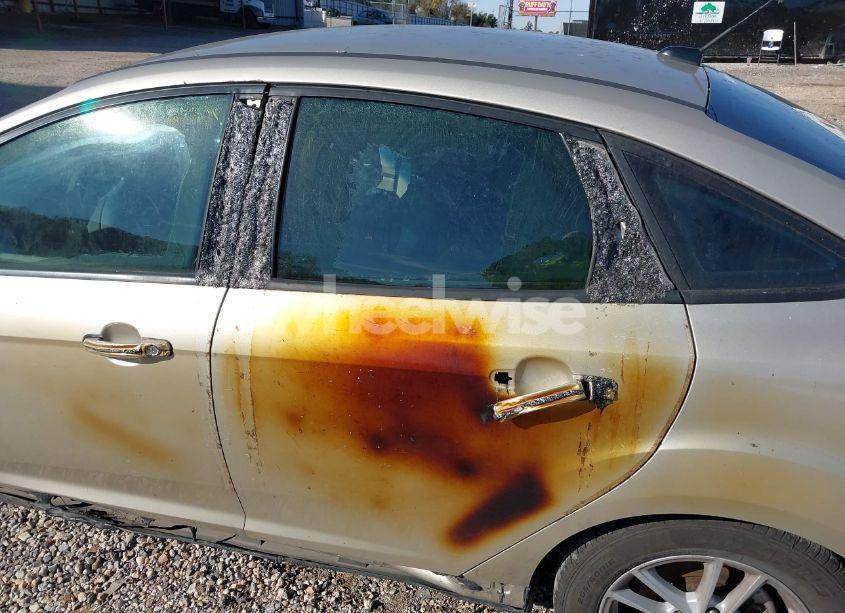 Photo 14 of 2018 Ford Focus SE (VIN 1FADP3FE1JL278798)