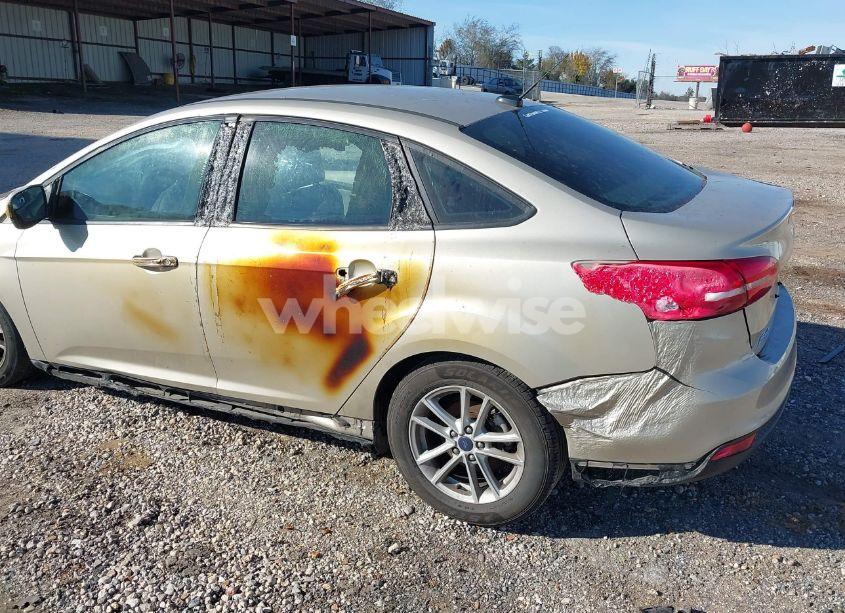 Photo 6 of 2018 Ford Focus SE (VIN 1FADP3FE1JL278798)