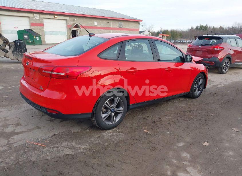 Photo 4 of 2017 Ford Focus SE (VIN 1FADP3FE2HL273992)