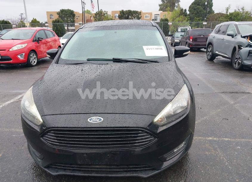 Photo 12 of 2017 Ford Focus SE (VIN 1FADP3FE2HL296009)