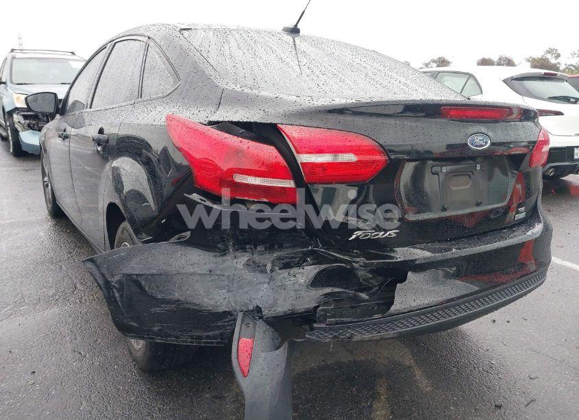 Photo 6 of 2017 Ford Focus SE (VIN 1FADP3FE2HL296009)