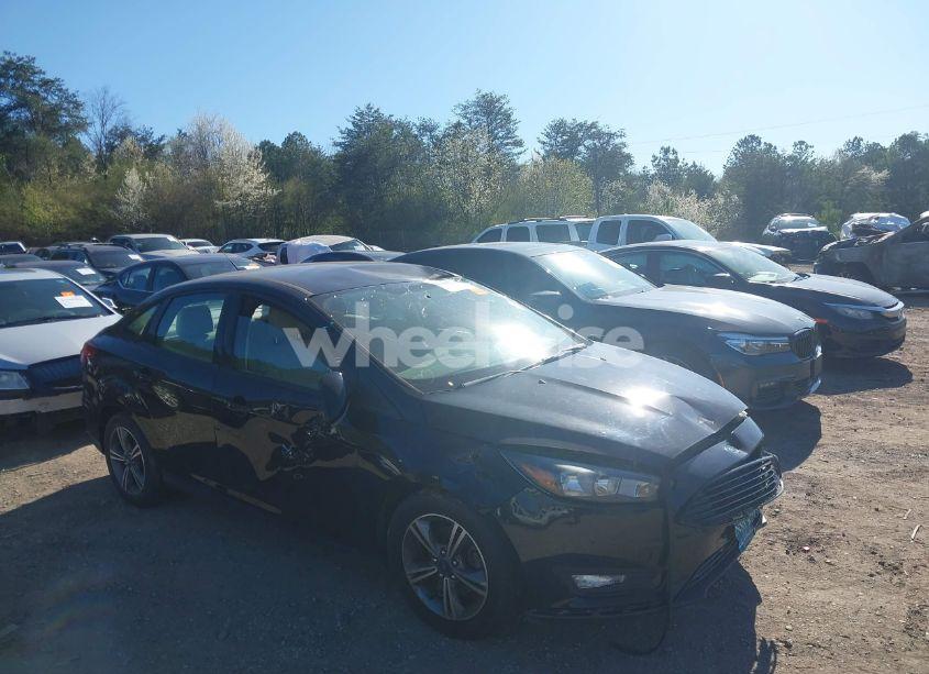 2017 Ford Focus SE (VIN 1FADP3FE2HL316131) main photo