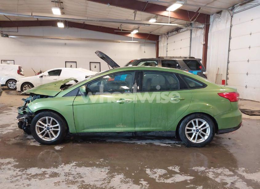 Photo 15 of 2018 Ford Focus SE (VIN 1FADP3FE2JL200014)