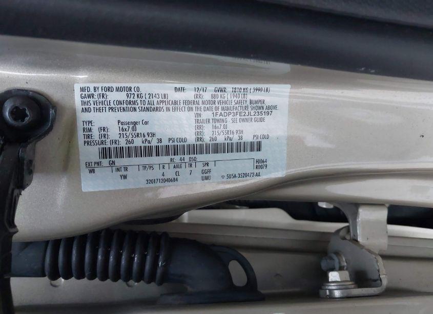 Photo 9 of 2018 Ford Focus SE (VIN 1FADP3FE2JL235197)