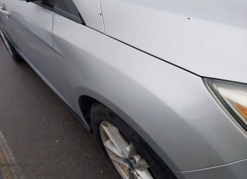 Photo 12 of 2015 Ford Focus SE (VIN 1FADP3FE3FL261119)