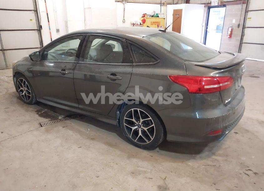 Photo 3 of 2015 Ford Focus SE (VIN 1FADP3FE3FL268457)