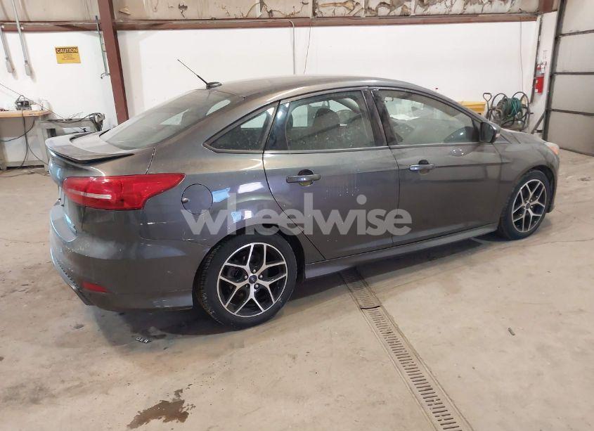 Photo 4 of 2015 Ford Focus SE (VIN 1FADP3FE3FL268457)