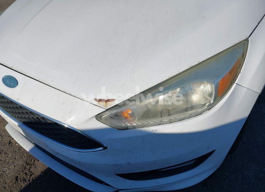 Photo 6 of 2015 Ford Focus SE (VIN 1FADP3FE3FL333193)