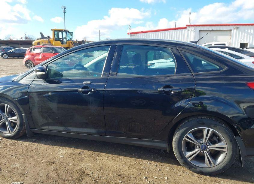 Photo 14 of 2016 Ford Focus SE (VIN 1FADP3FE3GL220619)