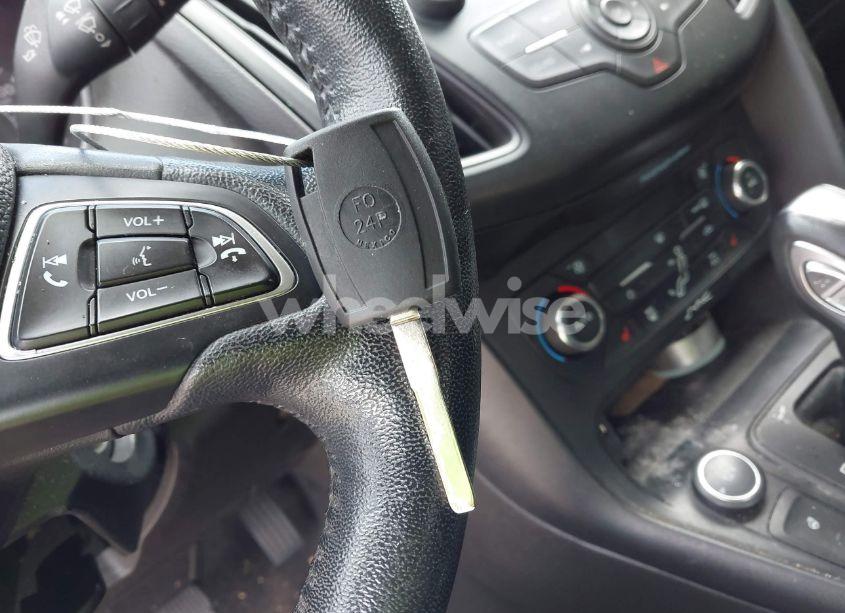 Photo 11 of 2016 Ford Focus SE (VIN 1FADP3FE3GL280819)