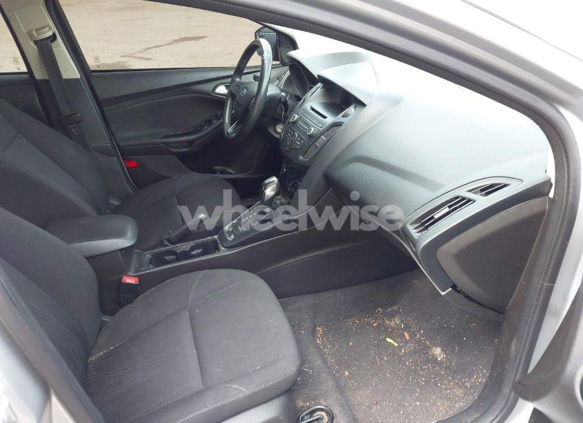 Photo 5 of 2016 Ford Focus SE (VIN 1FADP3FE3GL280819)