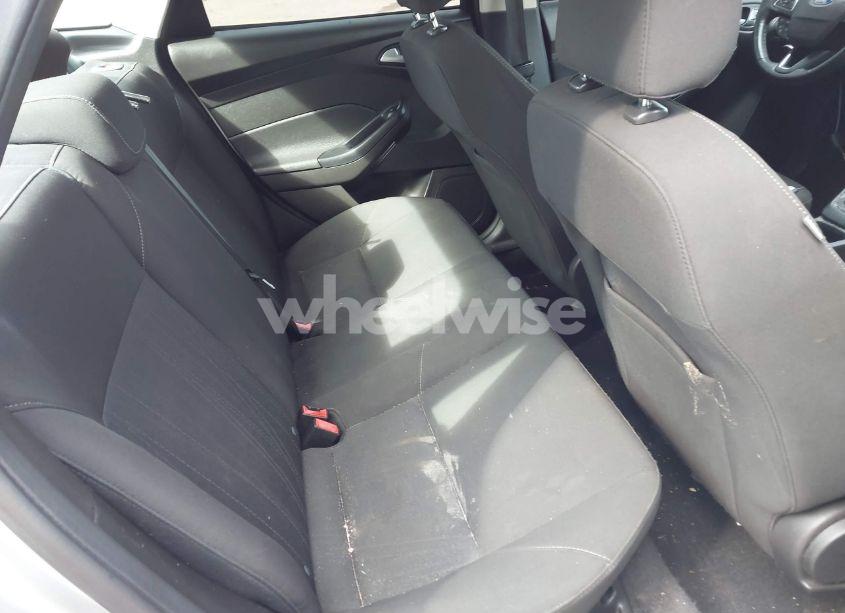 Photo 8 of 2016 Ford Focus SE (VIN 1FADP3FE3GL280819)