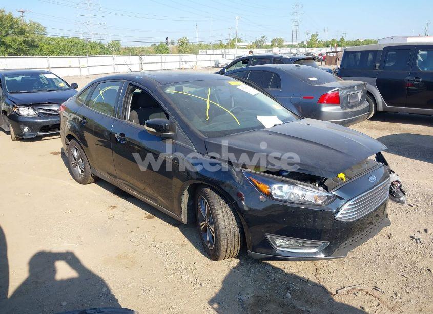 2016 Ford Focus SE (VIN 1FADP3FE3GL296891) main photo