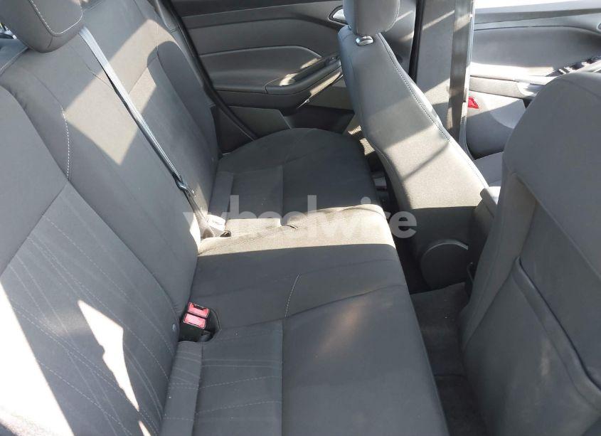 Photo 8 of 2016 Ford Focus SE (VIN 1FADP3FE3GL296891)