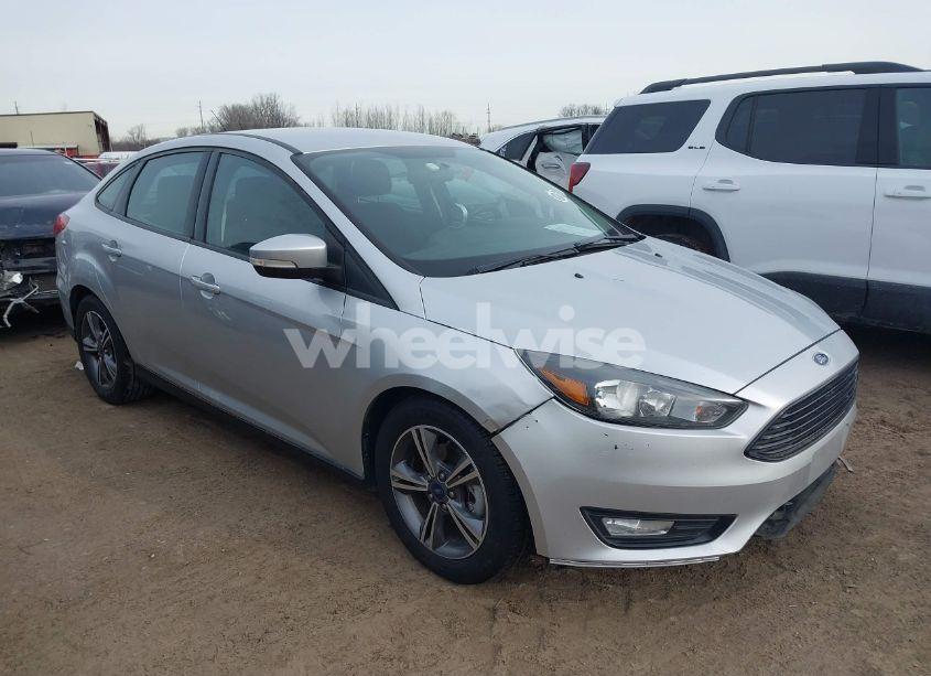 2017 Ford Focus SE (VIN 1FADP3FE3HL270504) main photo