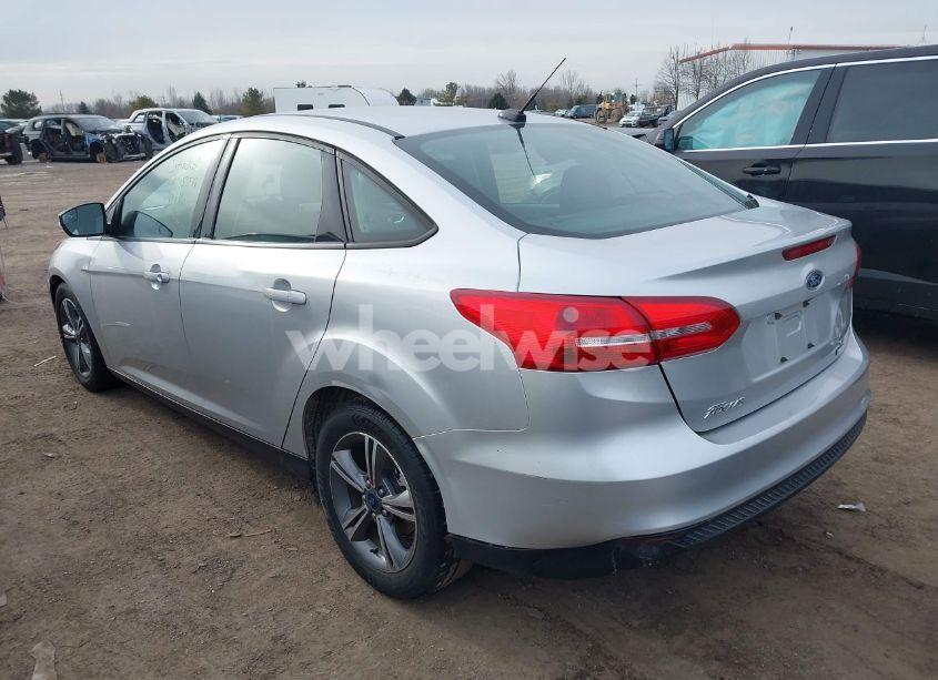 Photo 3 of 2017 Ford Focus SE (VIN 1FADP3FE3HL270504)