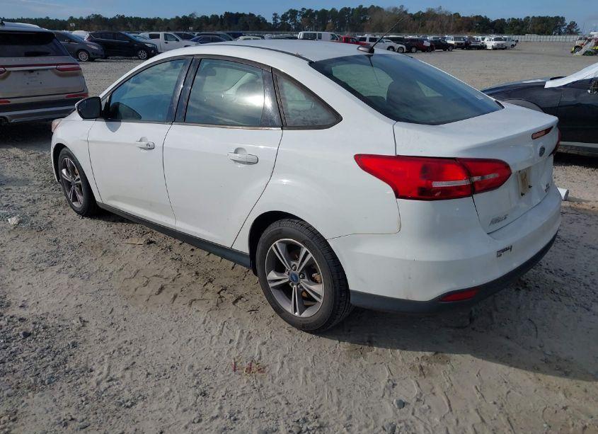 Photo 3 of 2017 Ford Focus SE (VIN 1FADP3FE3HL294057)