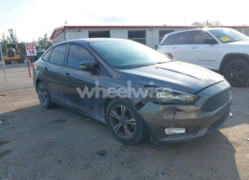 2017 Ford Focus SE (VIN 1FADP3FE3HL306451) main photo
