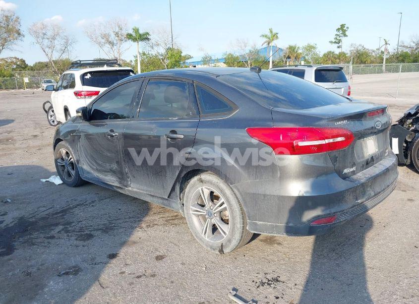 Photo 3 of 2017 Ford Focus SE (VIN 1FADP3FE3HL306451)