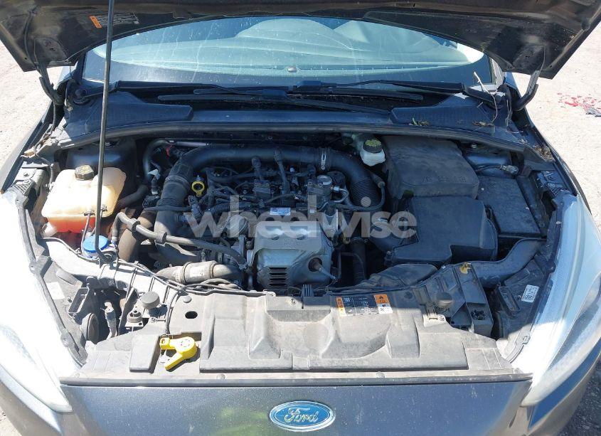 Photo 10 of 2018 Ford Focus SE (VIN 1FADP3FE3JL211233)