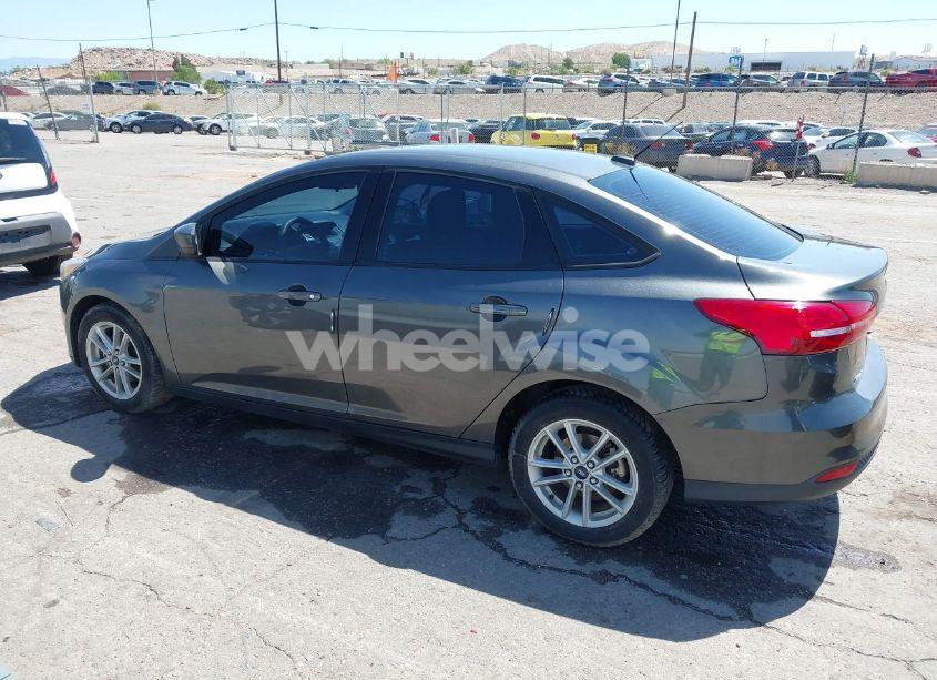 Photo 14 of 2018 Ford Focus SE (VIN 1FADP3FE3JL211233)
