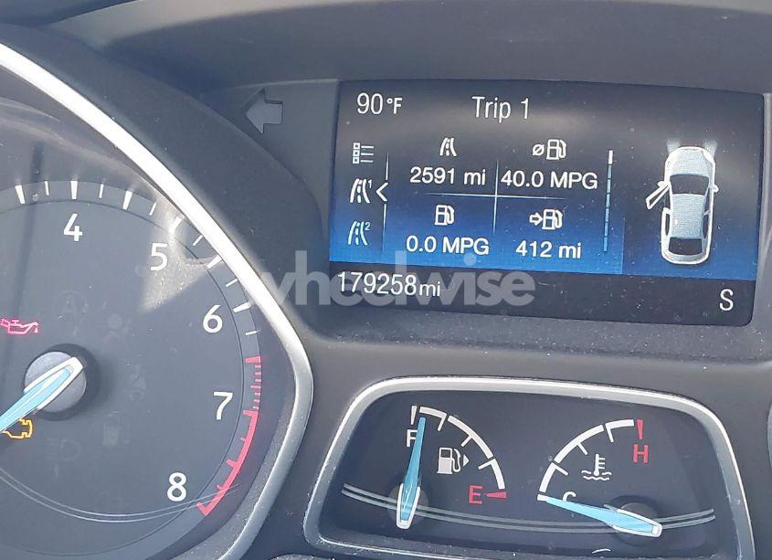 Photo 15 of 2018 Ford Focus SE (VIN 1FADP3FE3JL211233)