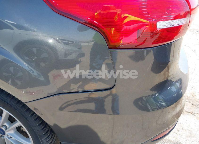 Photo 6 of 2018 Ford Focus SE (VIN 1FADP3FE3JL211233)