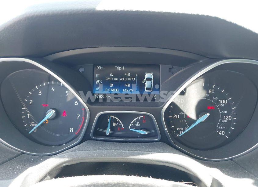 Photo 7 of 2018 Ford Focus SE (VIN 1FADP3FE3JL211233)