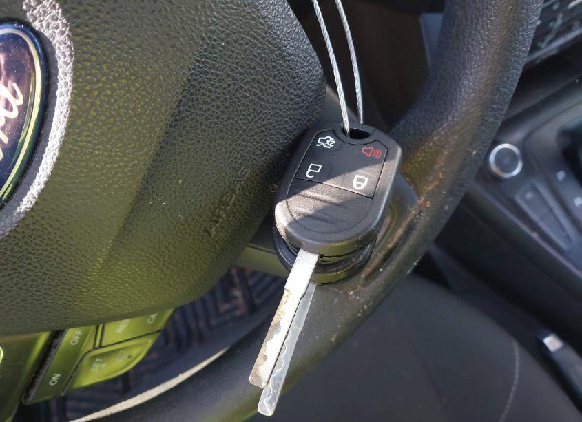 Photo 11 of 2018 Ford Focus SE (VIN 1FADP3FE3JL219784)