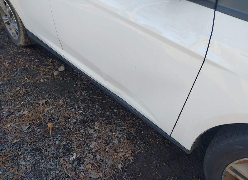 Photo 6 of 2018 Ford Focus SE (VIN 1FADP3FE3JL219784)