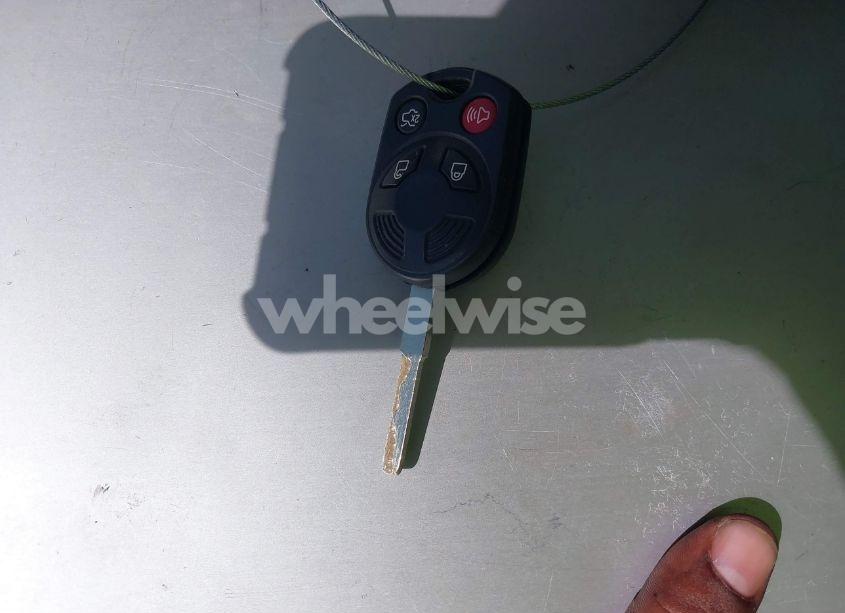 Photo 11 of 2018 Ford Focus SE (VIN 1FADP3FE3JL220529)