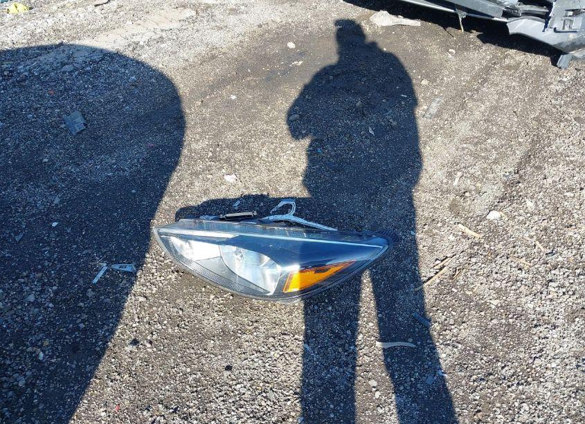 Photo 12 of 2018 Ford Focus SE (VIN 1FADP3FE3JL235290)