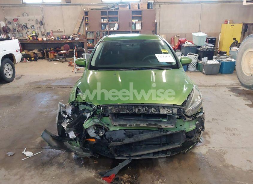 Photo 12 of 2018 Ford Focus SE (VIN 1FADP3FE3JL235354)