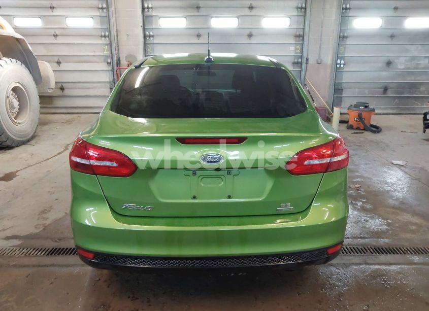 Photo 16 of 2018 Ford Focus SE (VIN 1FADP3FE3JL235354)