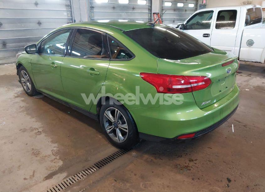 Photo 3 of 2018 Ford Focus SE (VIN 1FADP3FE3JL235354)