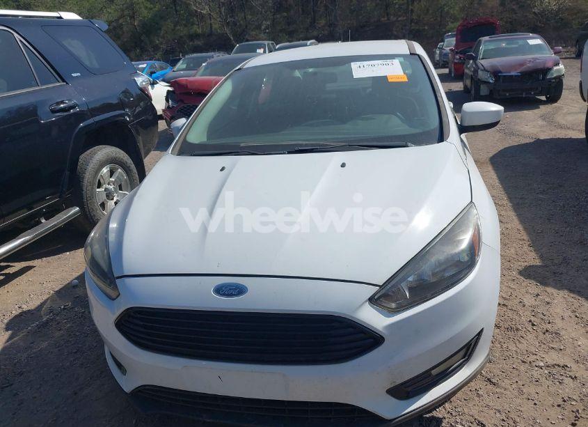 Photo 12 of 2018 Ford Focus SE (VIN 1FADP3FE3JL286448)