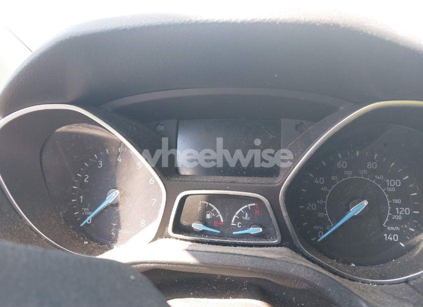 Photo 7 of 2018 Ford Focus SE (VIN 1FADP3FE3JL286448)