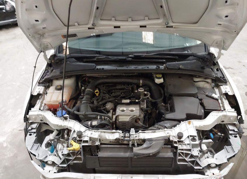 Photo 10 of 2018 Ford Focus SE (VIN 1FADP3FE3JL289821)